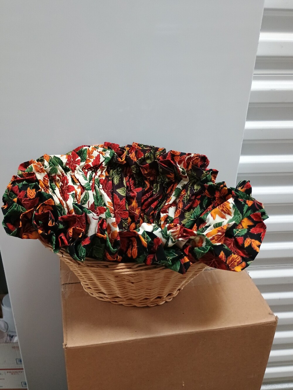 VINTAGE Oval Woven Wicker Basket Liner Autumn Leaves Ruffled Edge